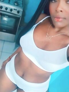 Flora Black